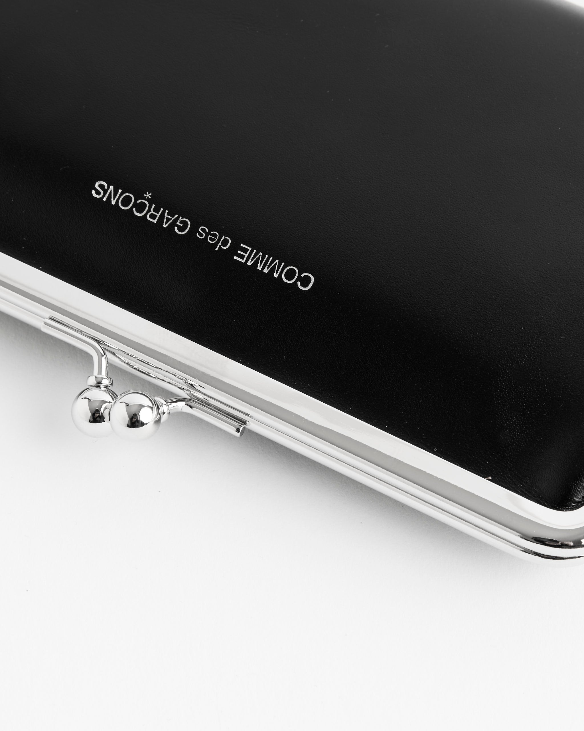 CDG SA0302KC Kiss Clasp - Default Title (281698)