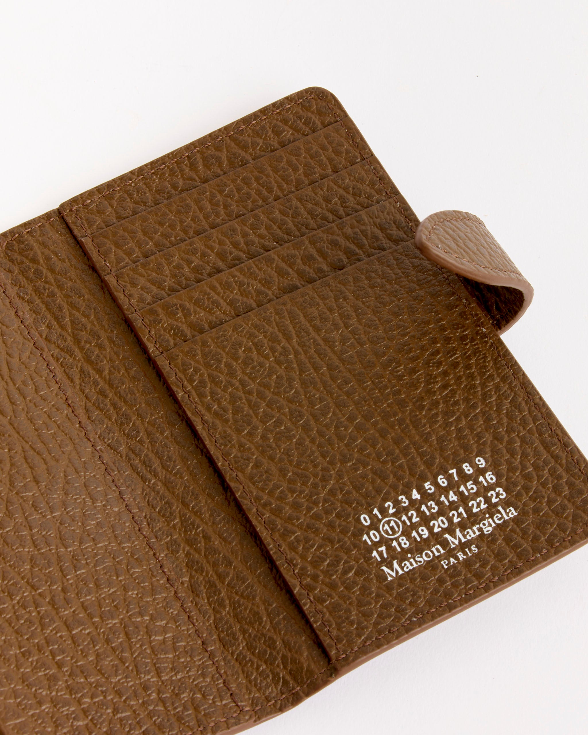 Card Holder Clip 2 With Zip Wallet in Field