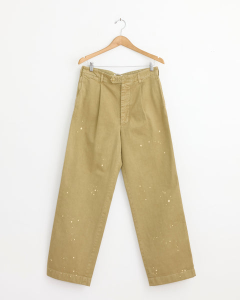 Garment Dyed Light Chino One Tuck Pant in Beige