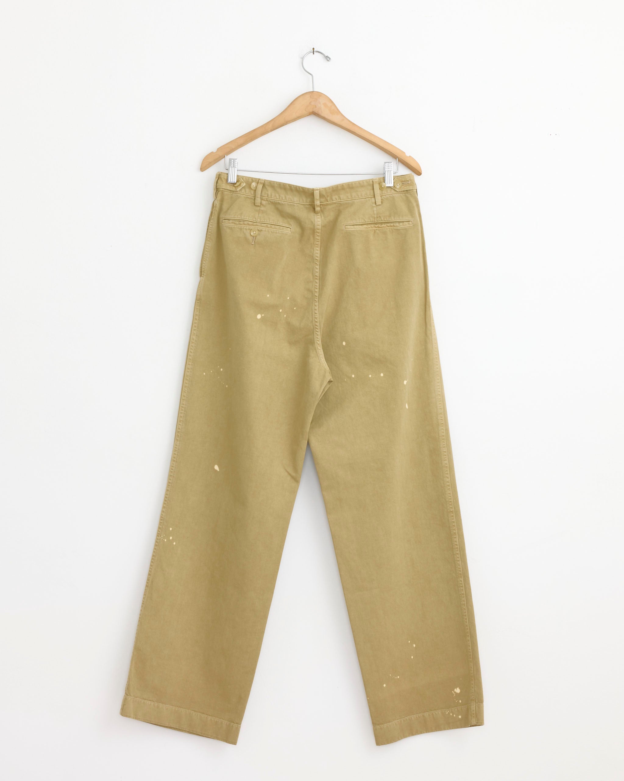 Garment Dyed Light Chino One Tuck Pant in Beige