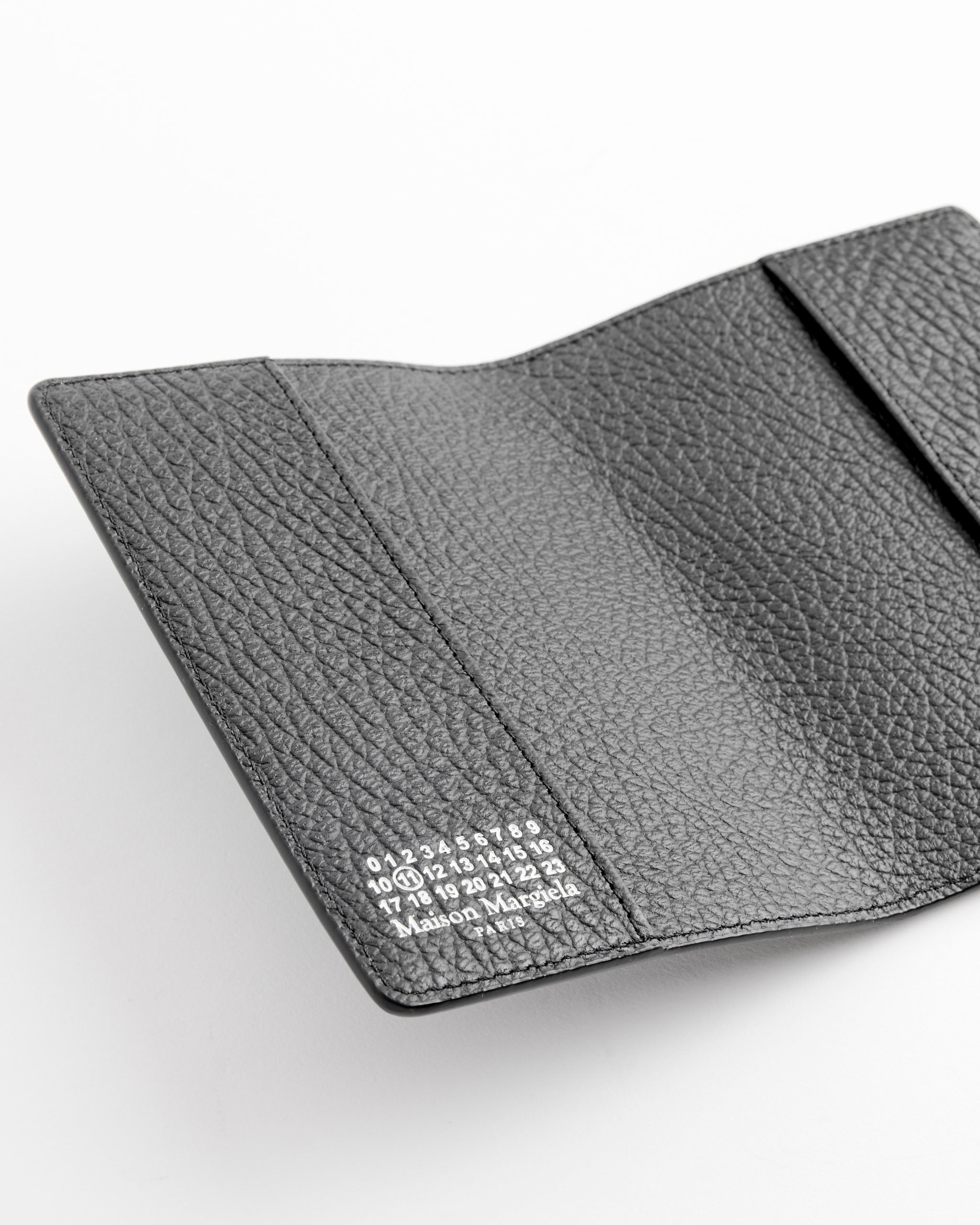 Martin Margiela⑬ ottle cover Passport Cover in Black