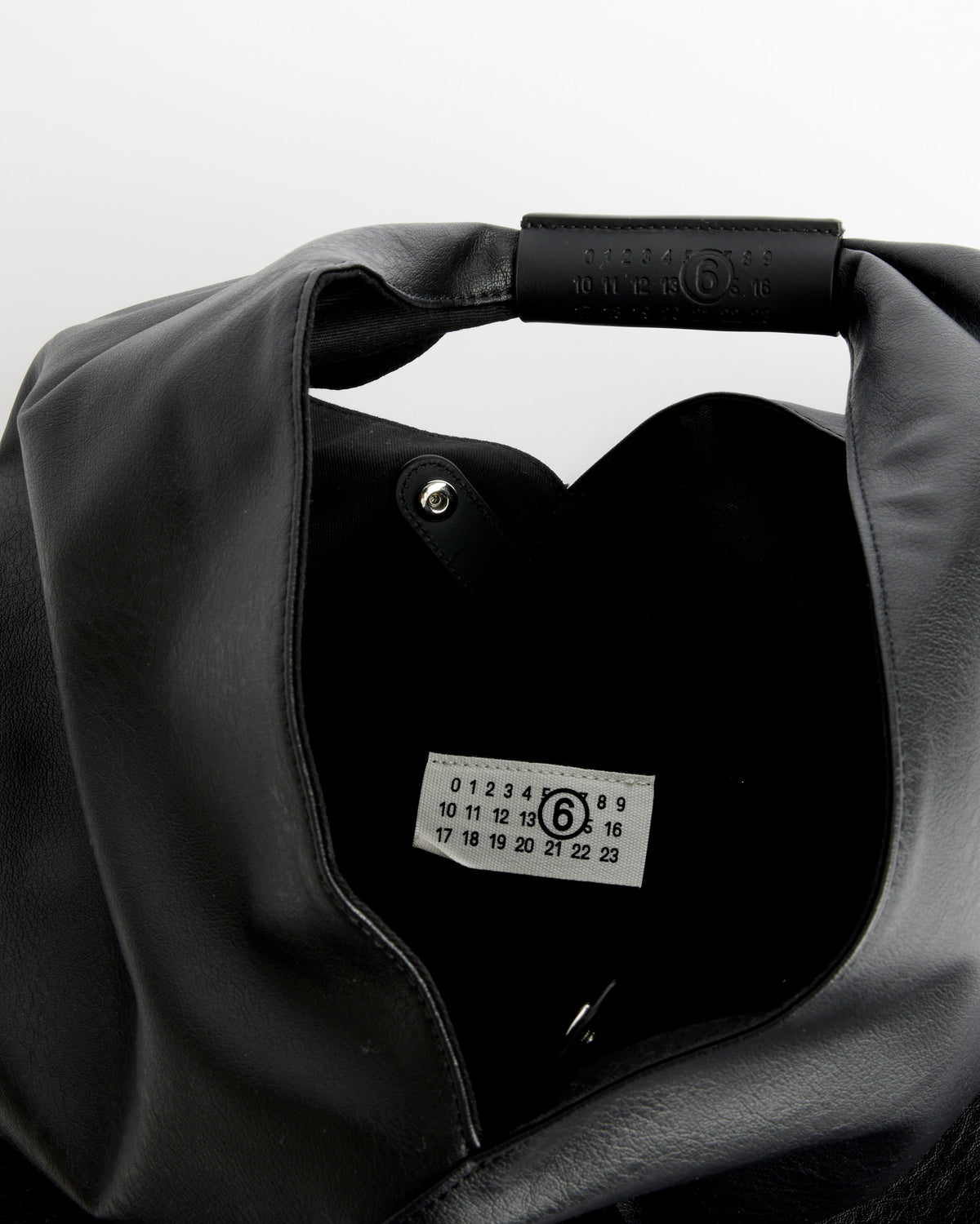 MM6 S54WD0039 Classic Japanese Handbag - Black / OS (284513)