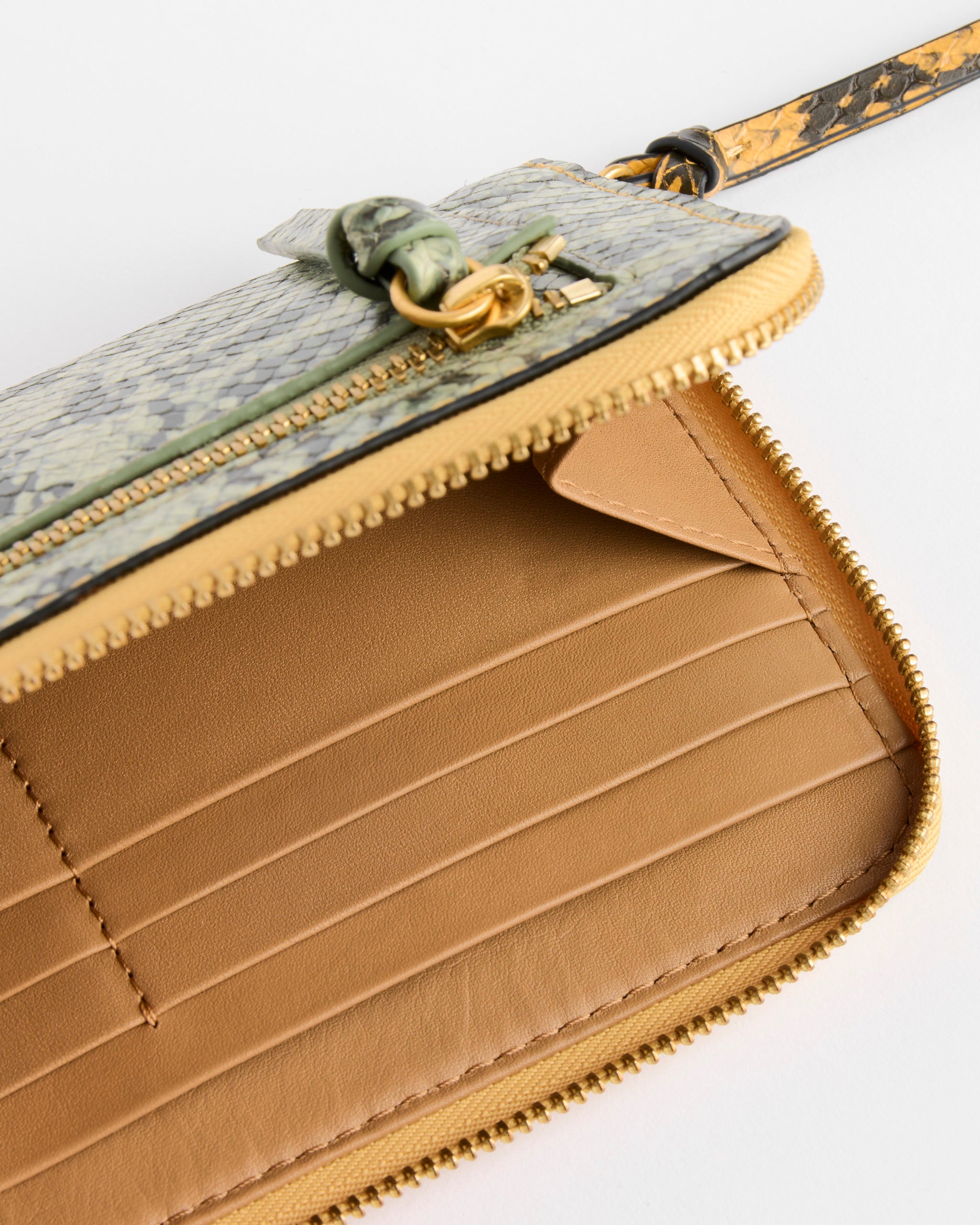 Wallet in Yellow