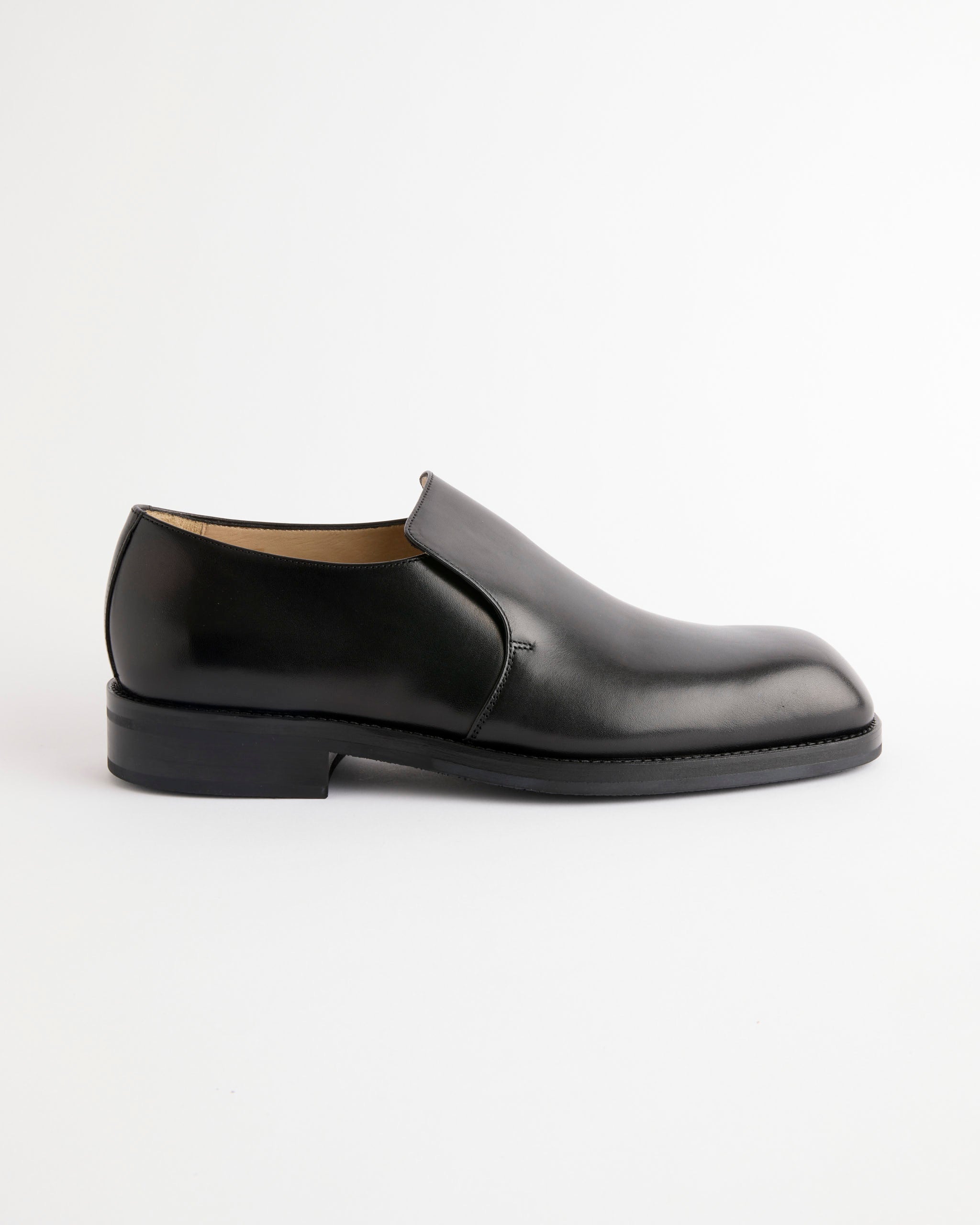 Lemaire Formal Slip On Loafer - Black / 44 (285640)