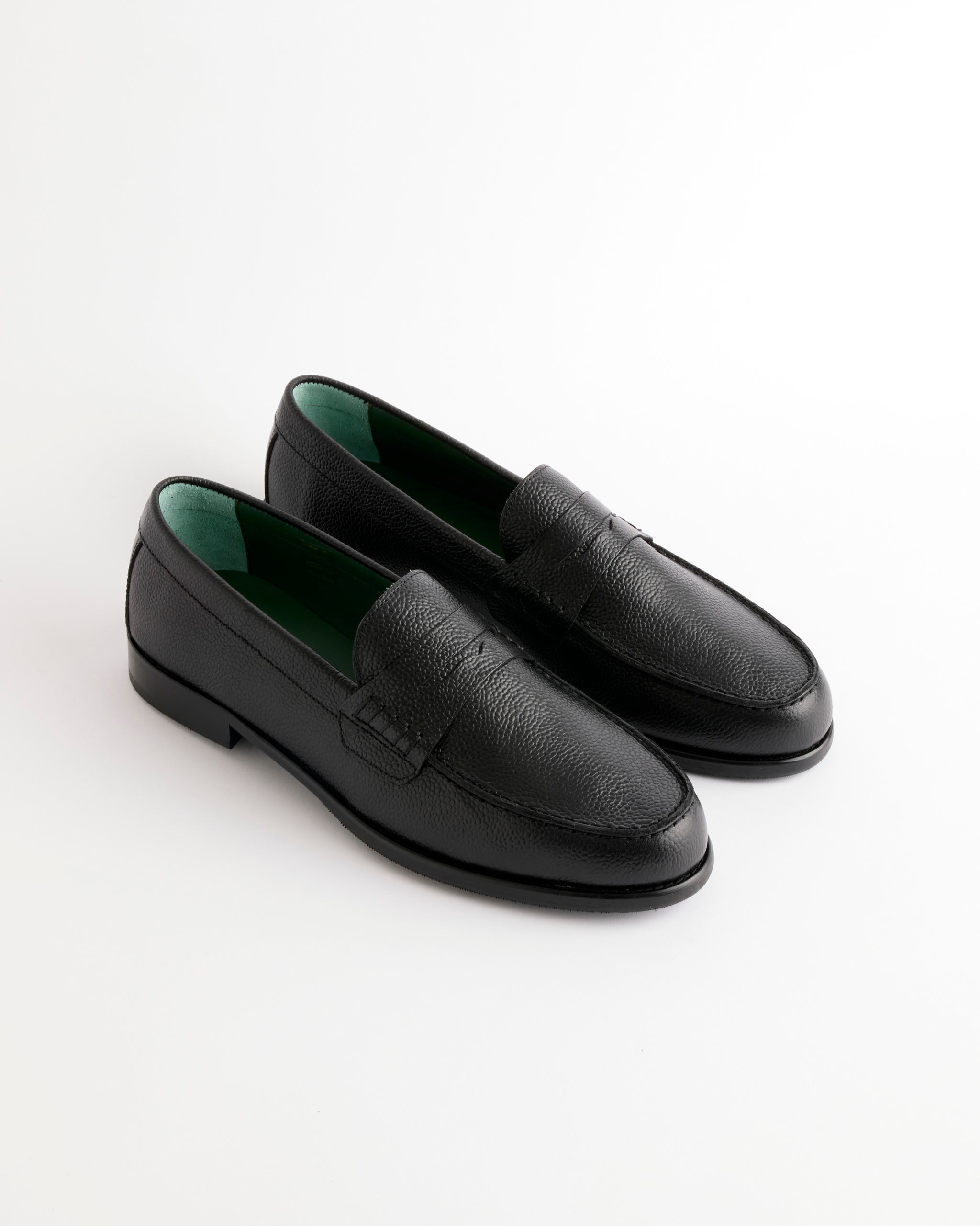 Vinny's Vee Vale Grain Leather Loafer - Black / 44 (285704)
