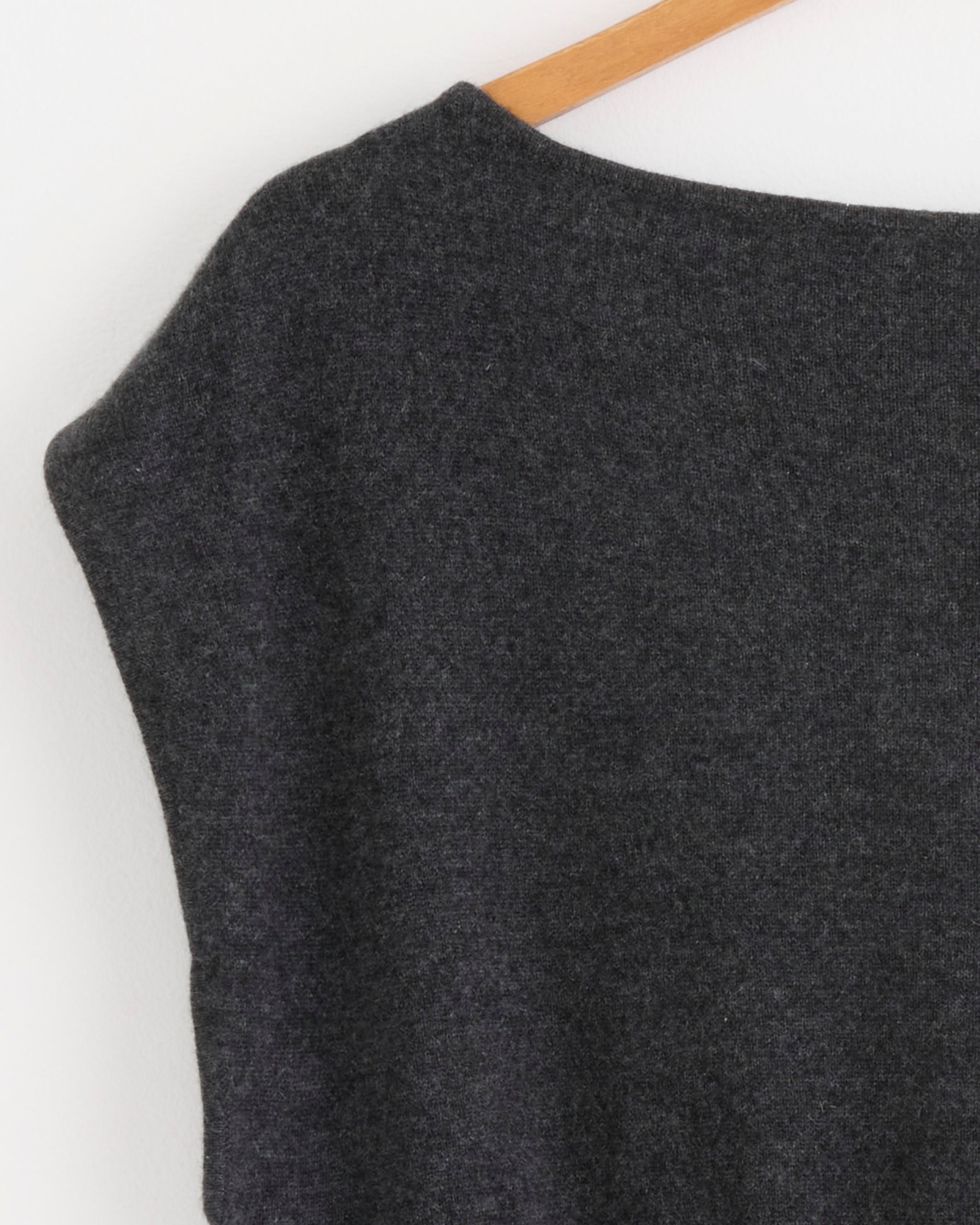 ST. AGNI Cashmere Asymm Top - Charcoal Melange / S (285975)