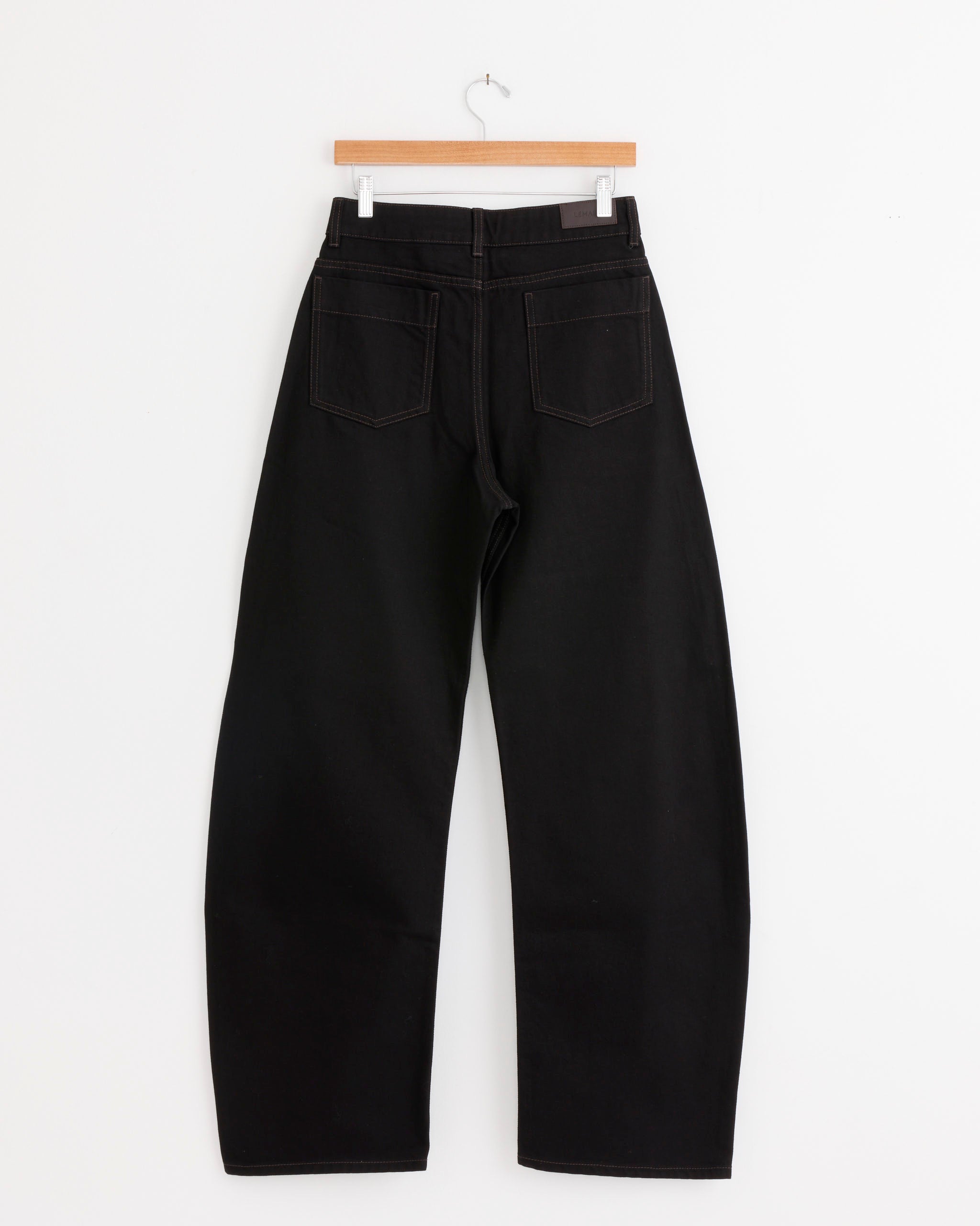 High Waisted Curved Pant in Black - Black / FR36 (286544)