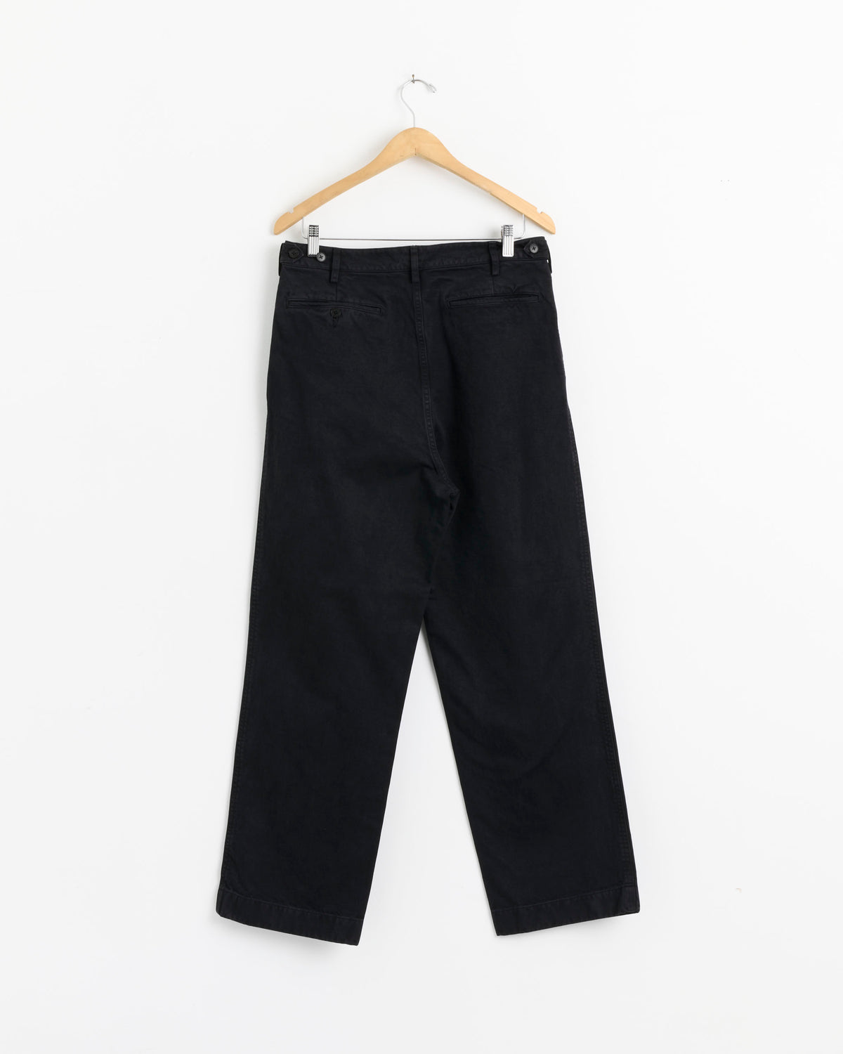 Garment Dyed One Tuck Wide Pant in Black - Black / 4 (287618)
