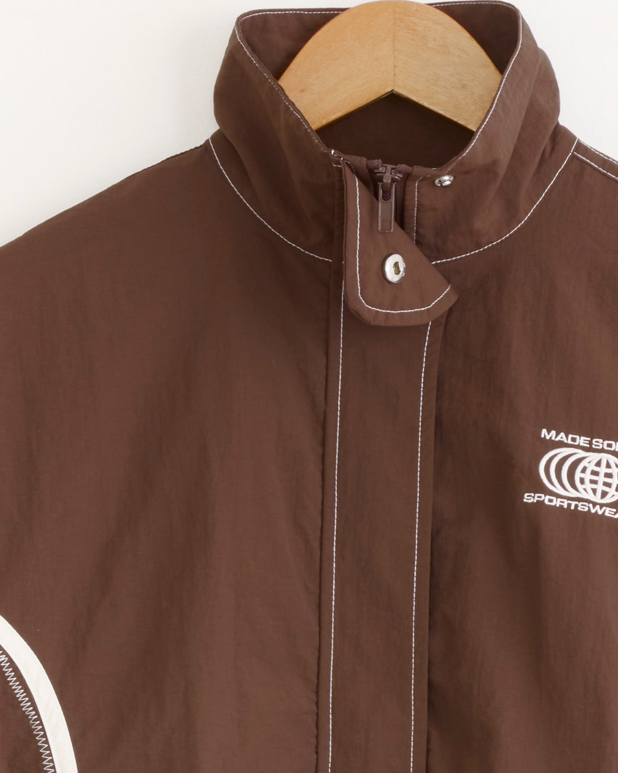 Jacket in Brown/White