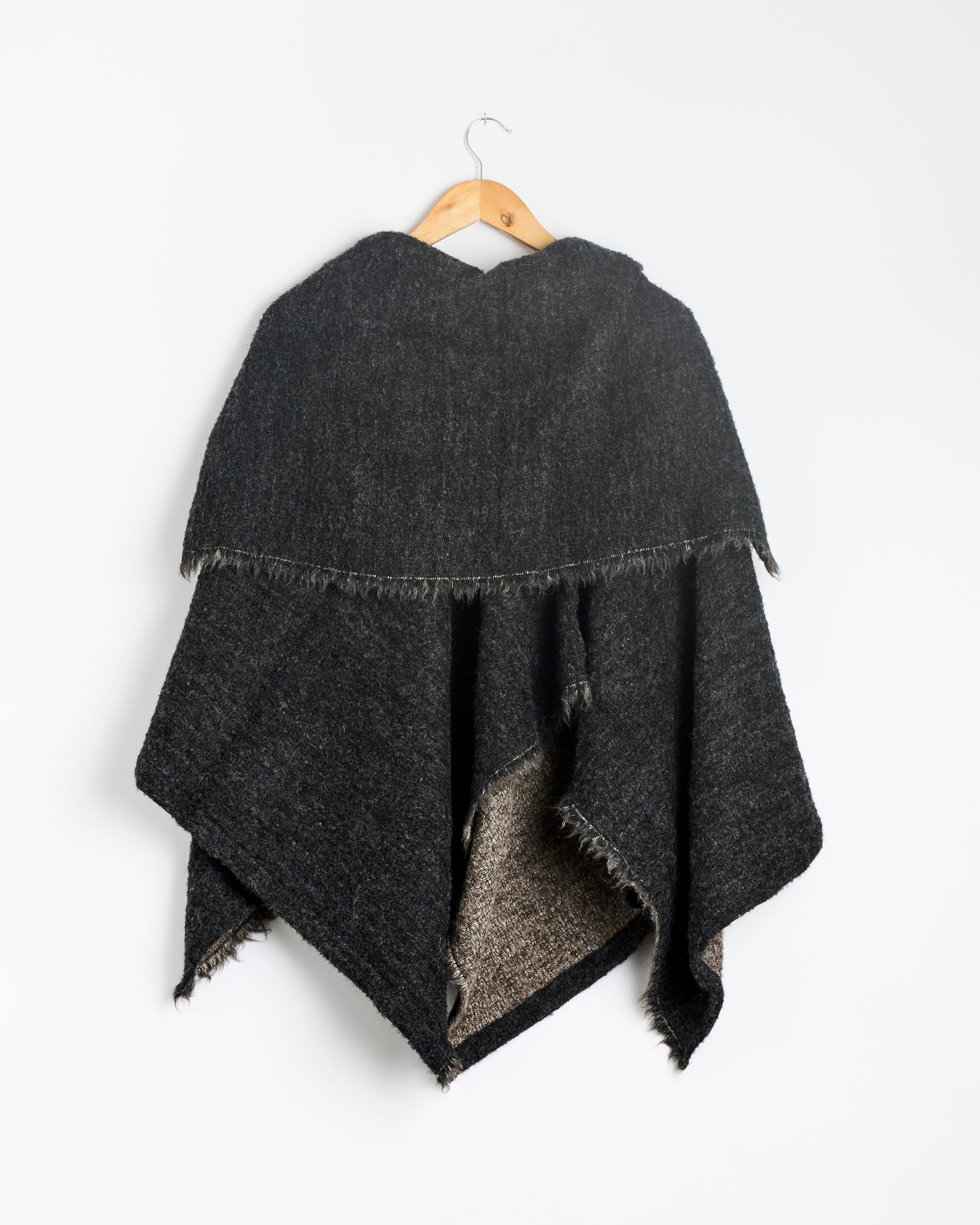 Black Crane Alpaca Short Poncho - Dark Grey / OS (288413)