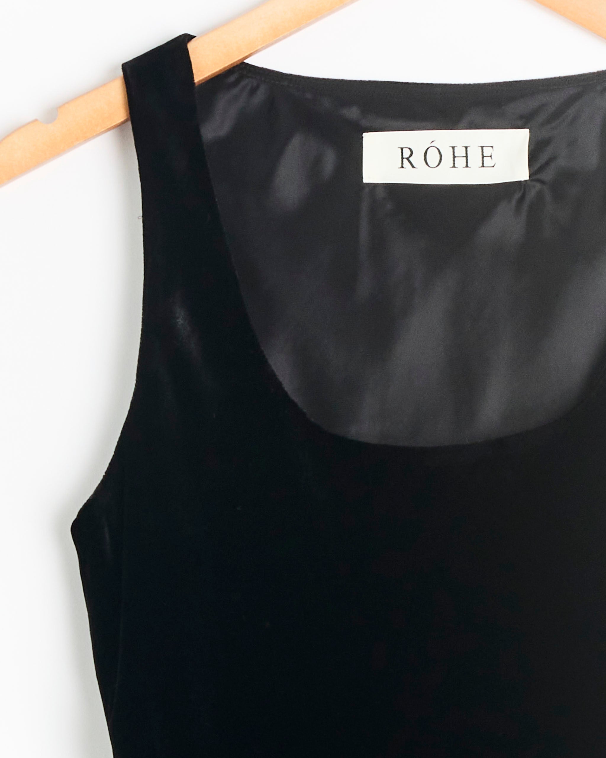 Róhe Scoop Neck Silk Velvet Top - Black / FR34 (288678)
