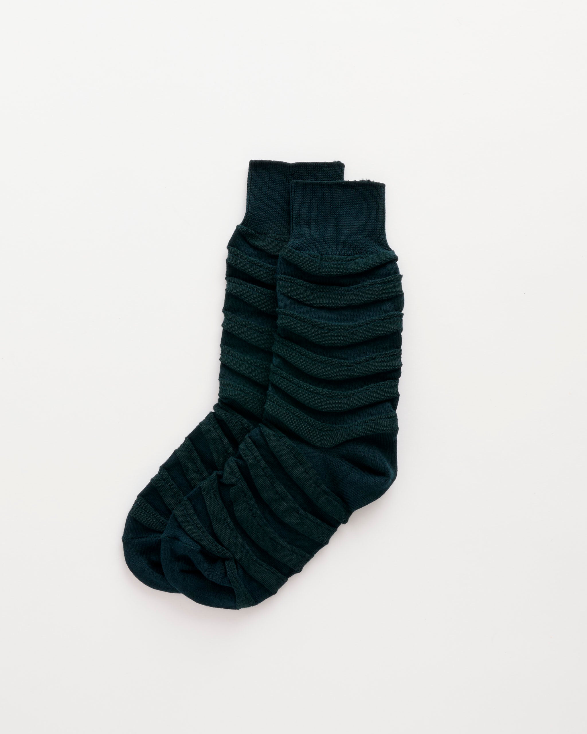 IM MENS ISSEY MIYAKE AI485 Formal Wave Socks, Green - Green / OS (288975)