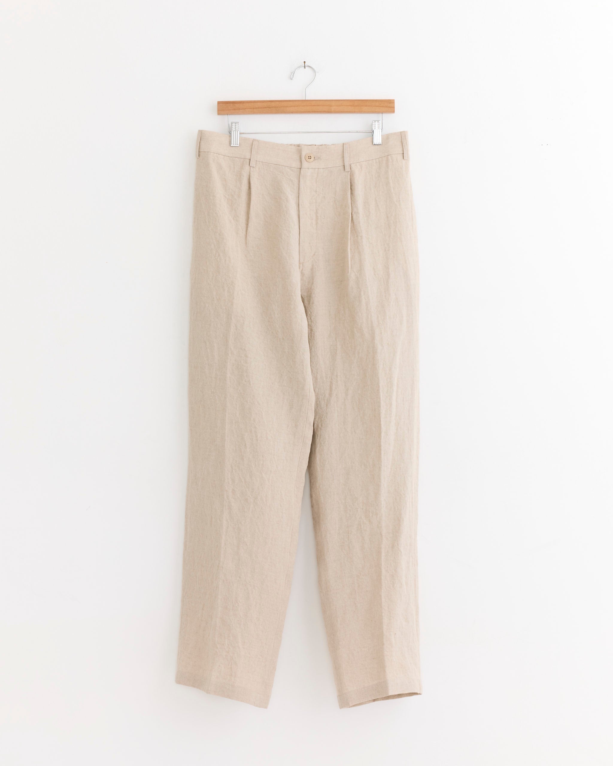Commission Chino in Stonewashed Sand