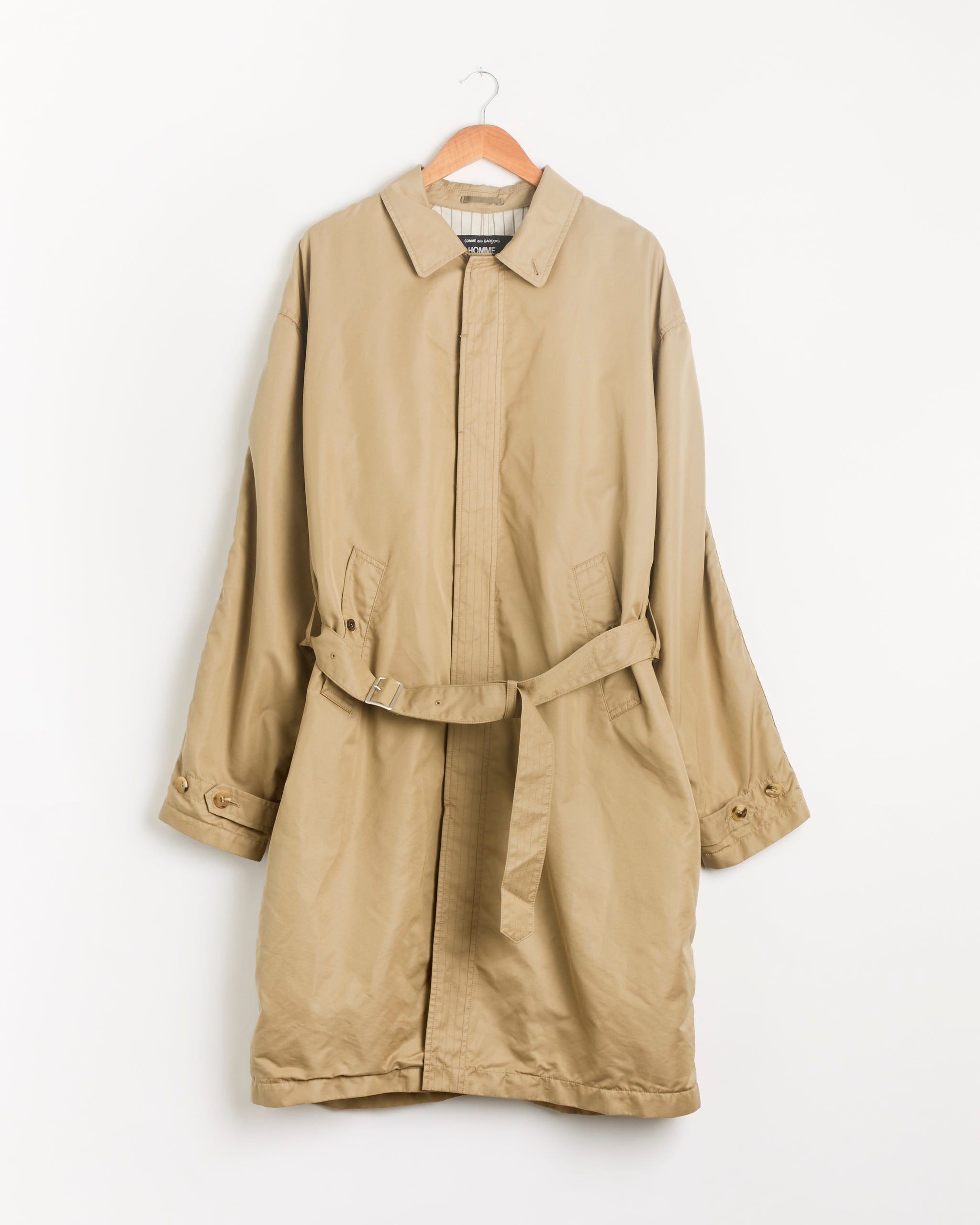 C001 Coat in Beige - Beige / L (289654)