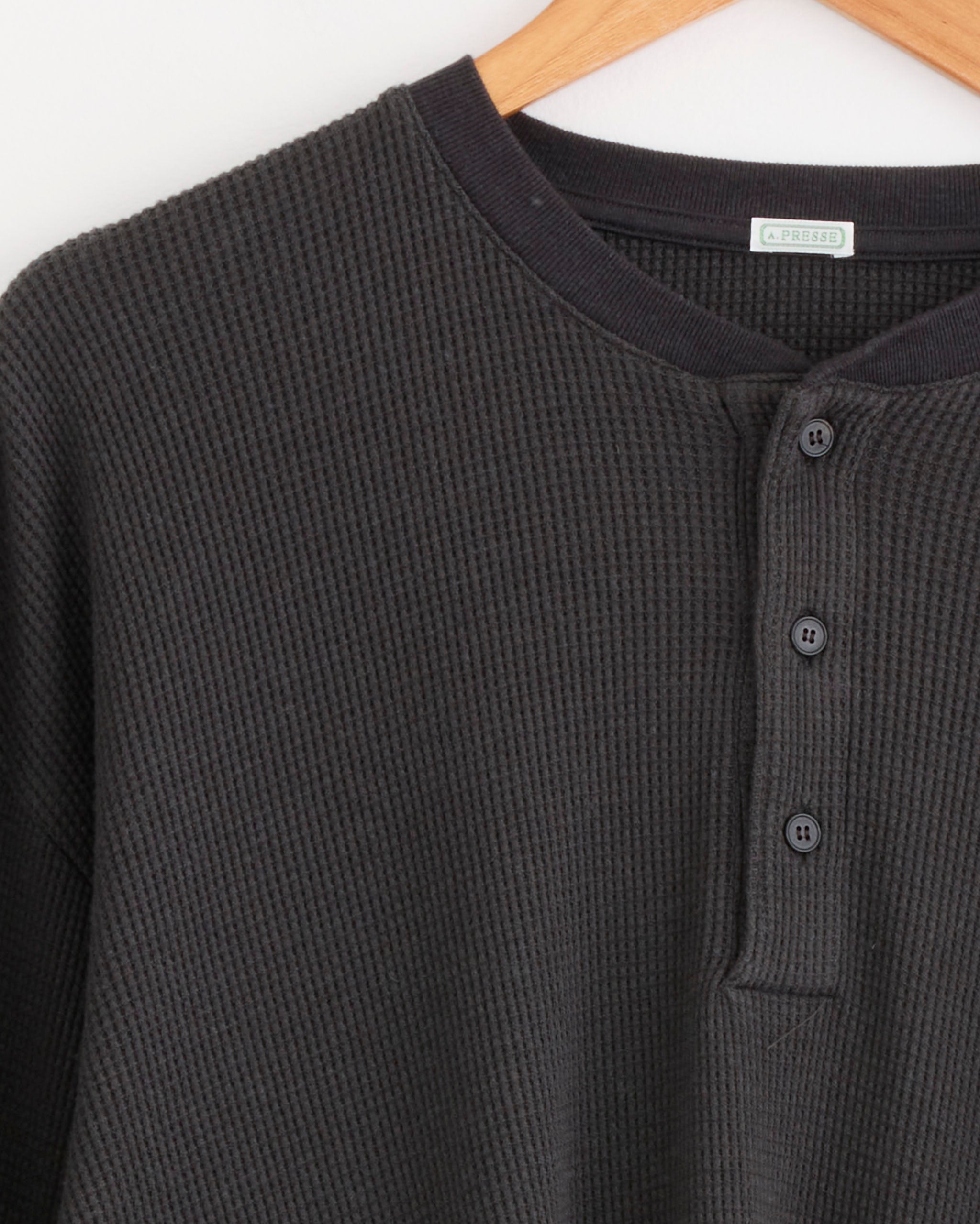 Cashmere Blend Waffle L/S Henley Shirt in Charcoal