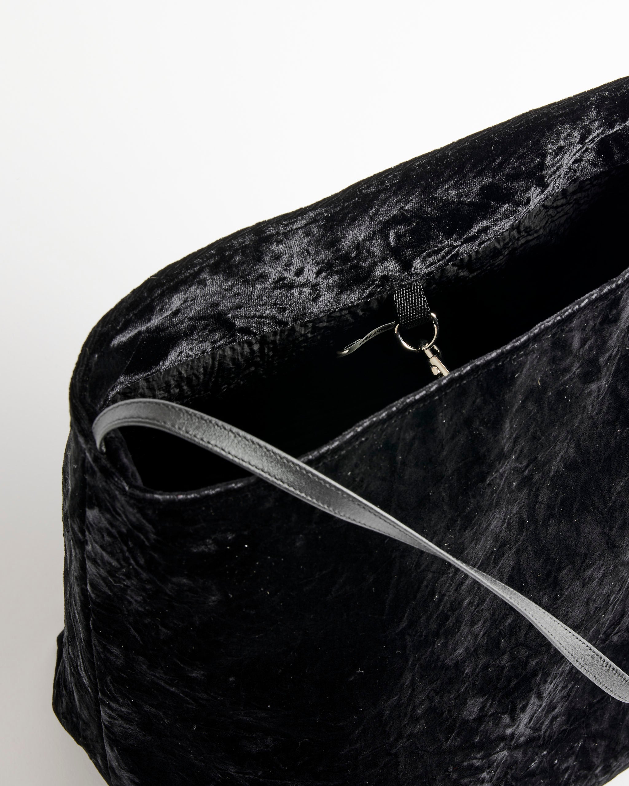 Valesque Bucket Bag - Crushed Velvet Black - OS - Default Title (292689)