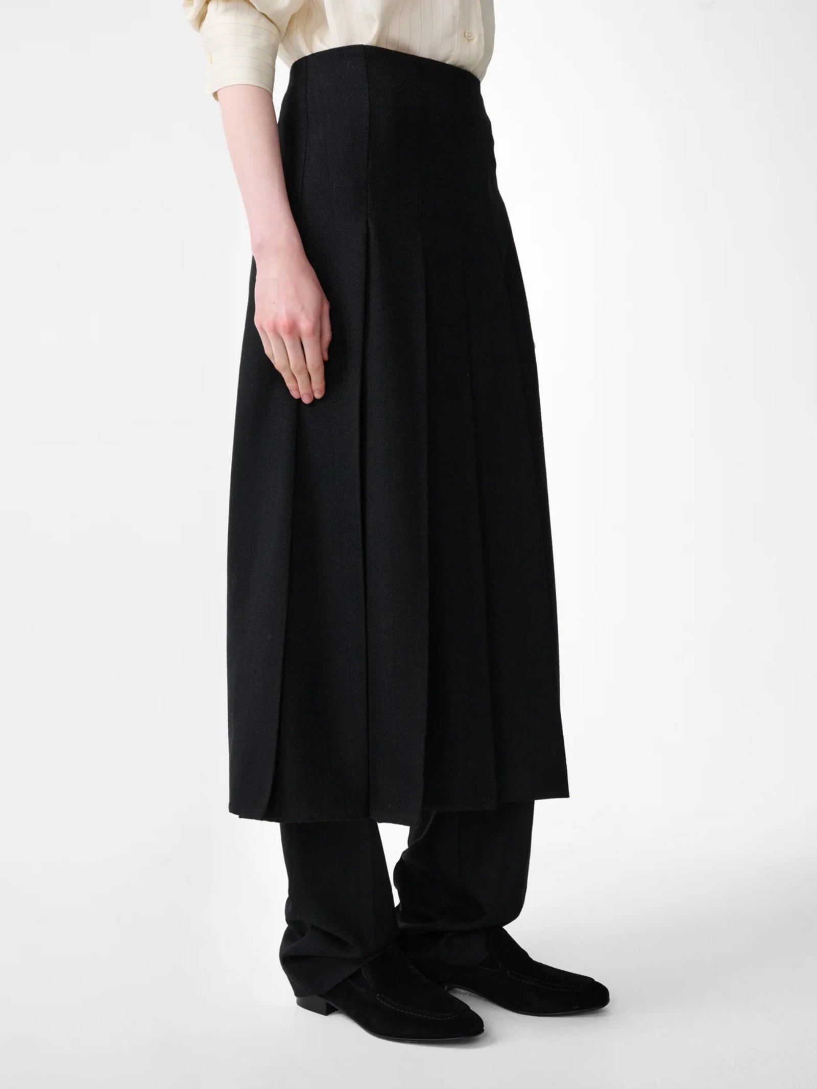 Basics Cardigan in Black