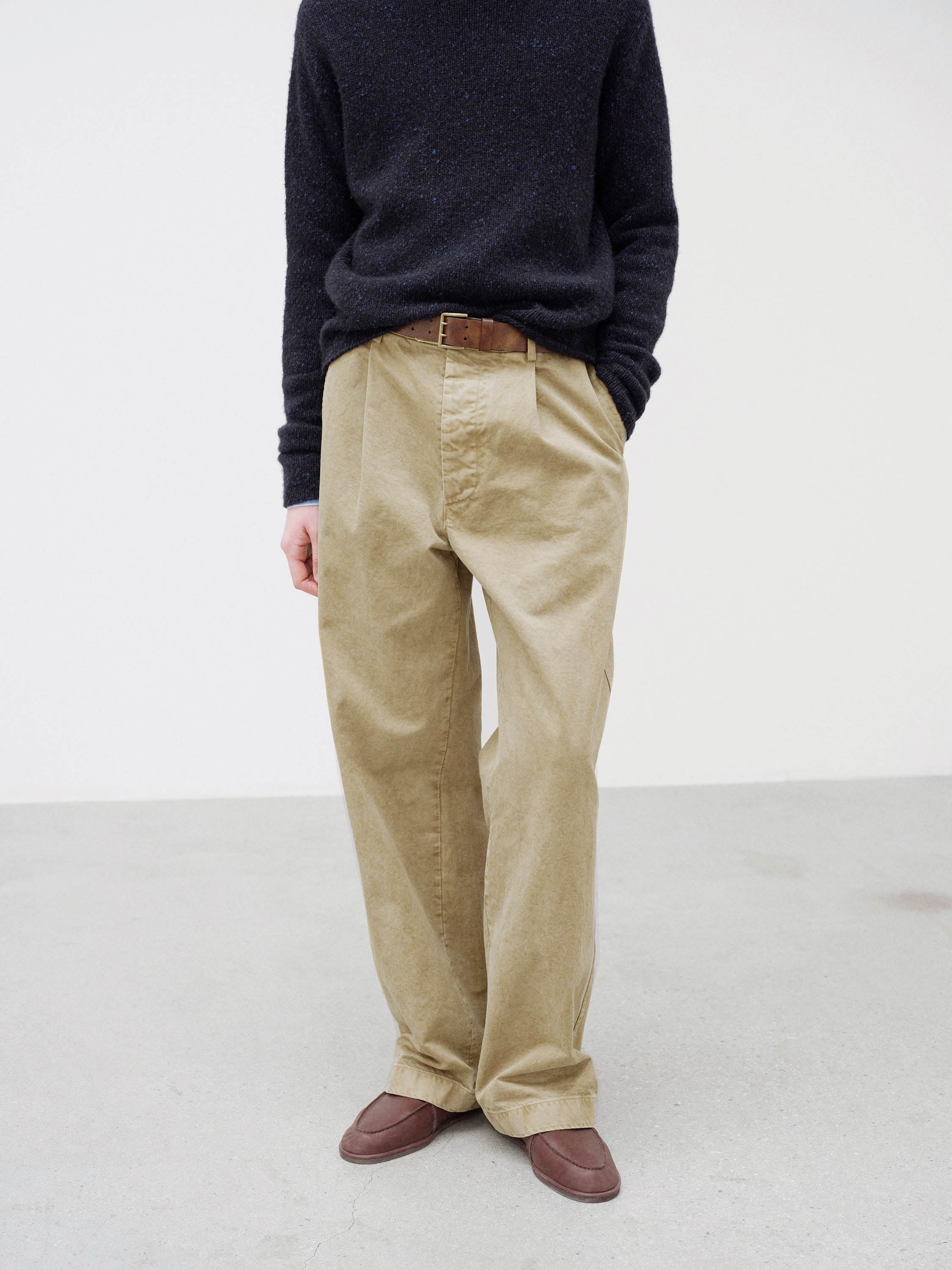 WASHED FINX CHINO ONE-TUCK PANTS 3サイズ Washed Chino Finx One Tuck Pants – La Garçonne