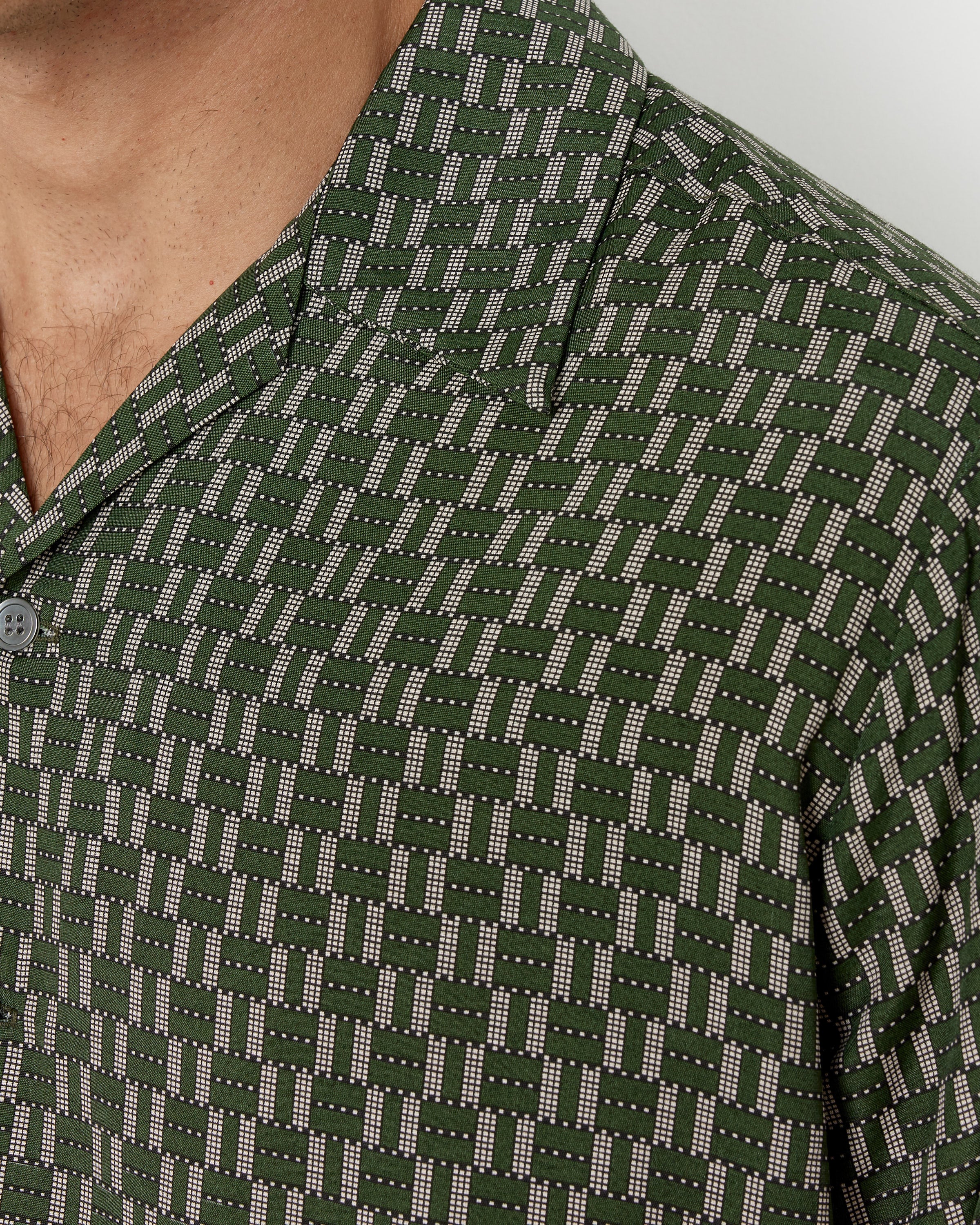 Zach Shirt in Rayon Print Green