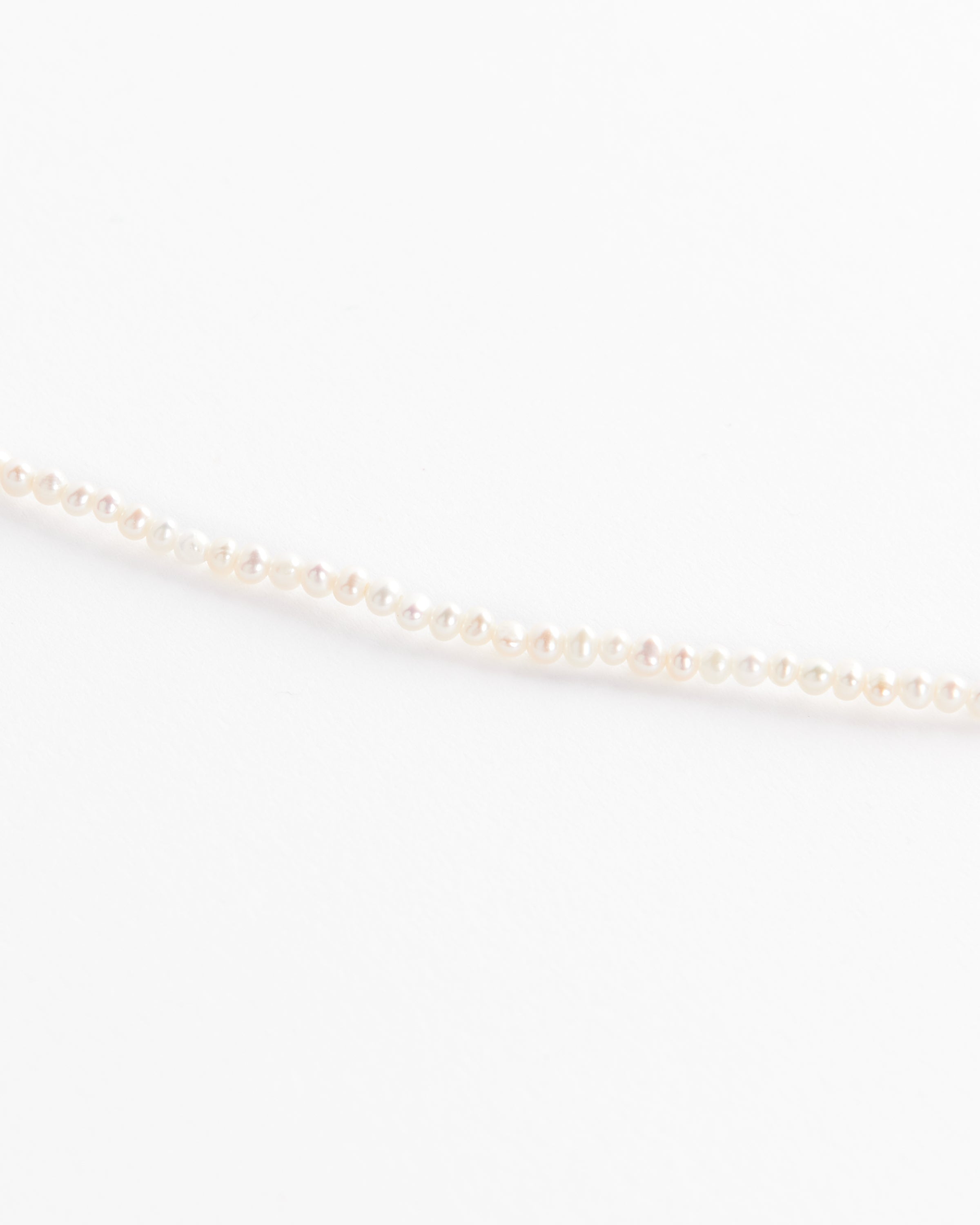 Necklace in Petite Pearl
