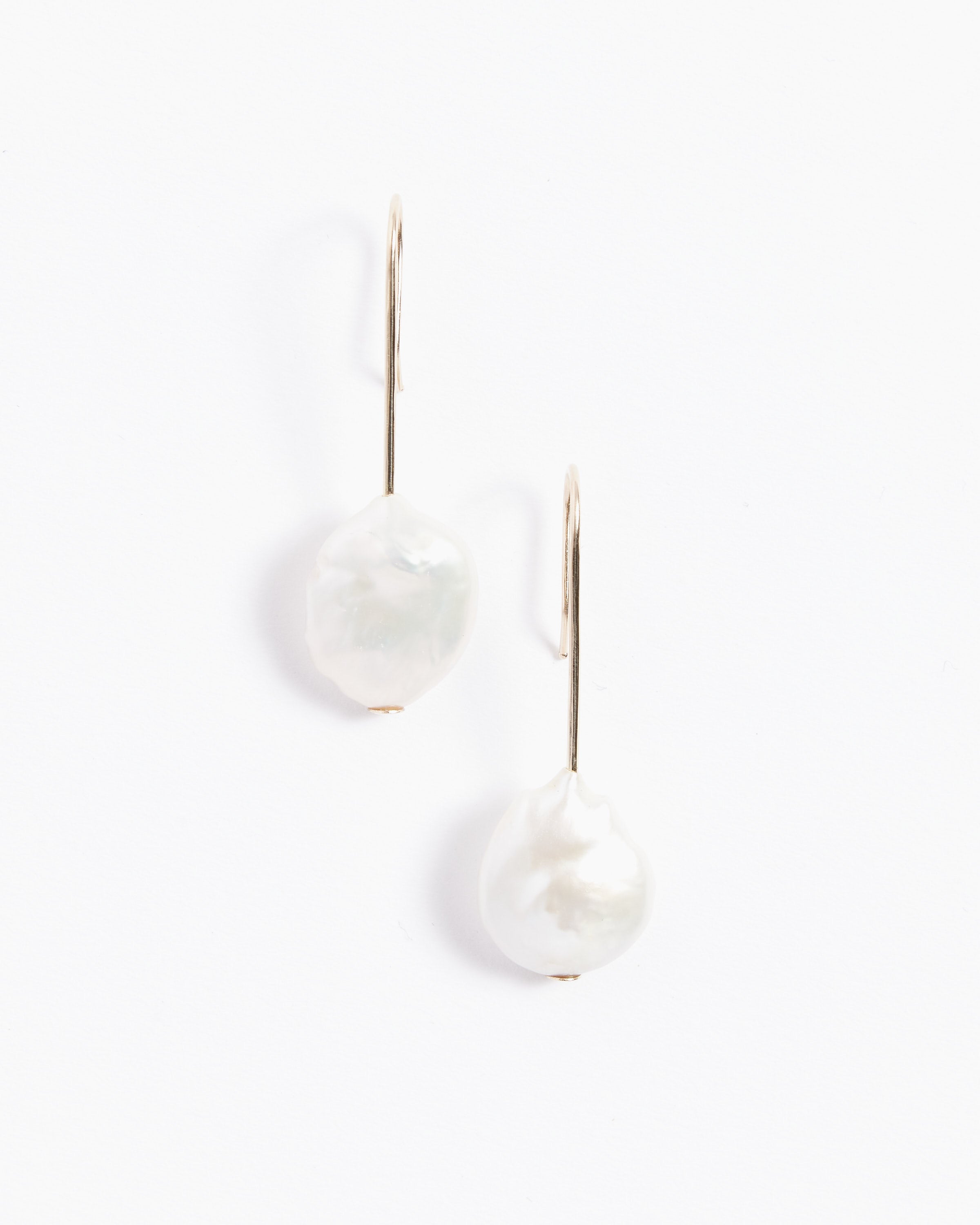 Baroque Earrings in Pearl