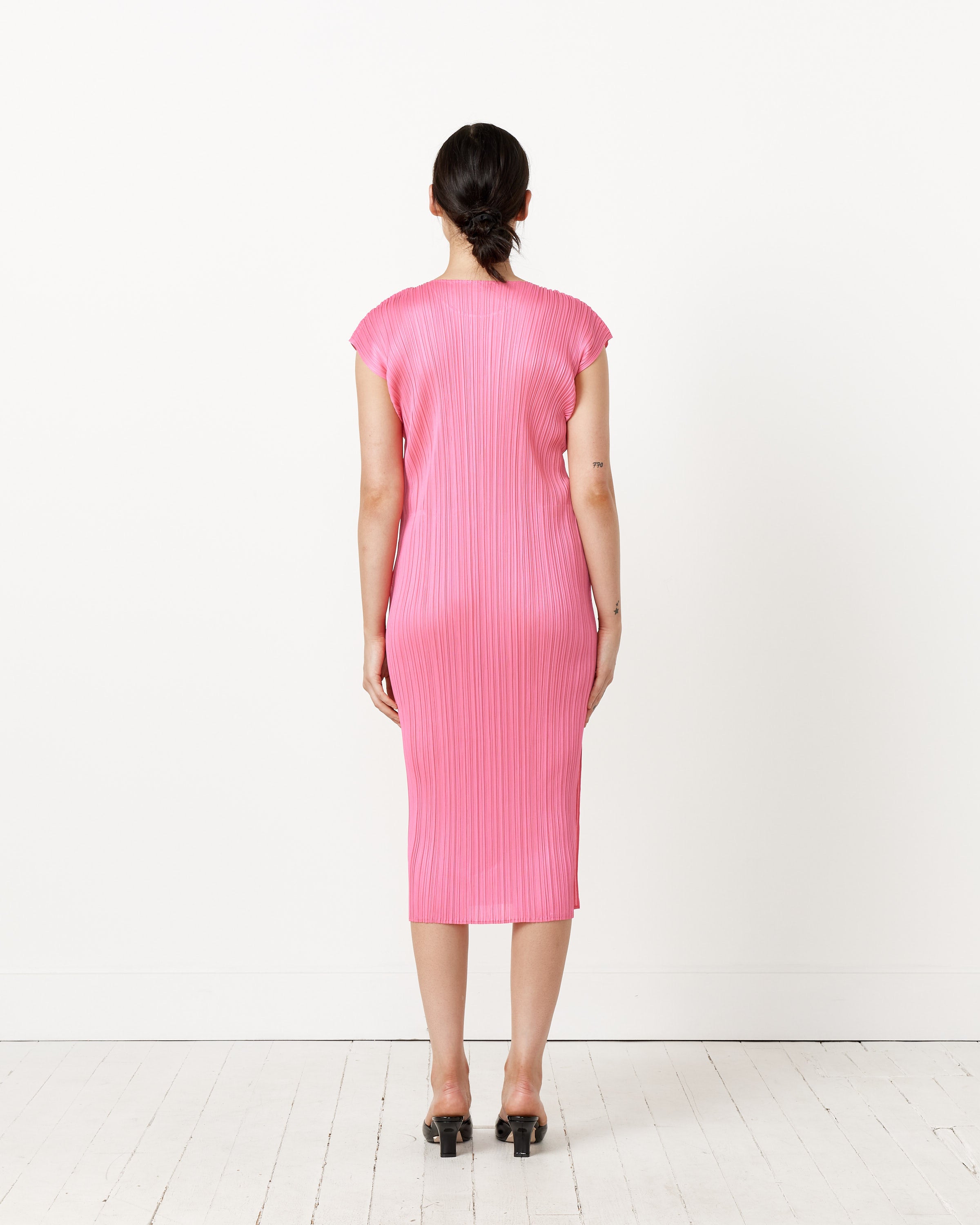 miyake pleats dress MELLOW PLEATS ISSEY MIYAKE ONLINE STORE