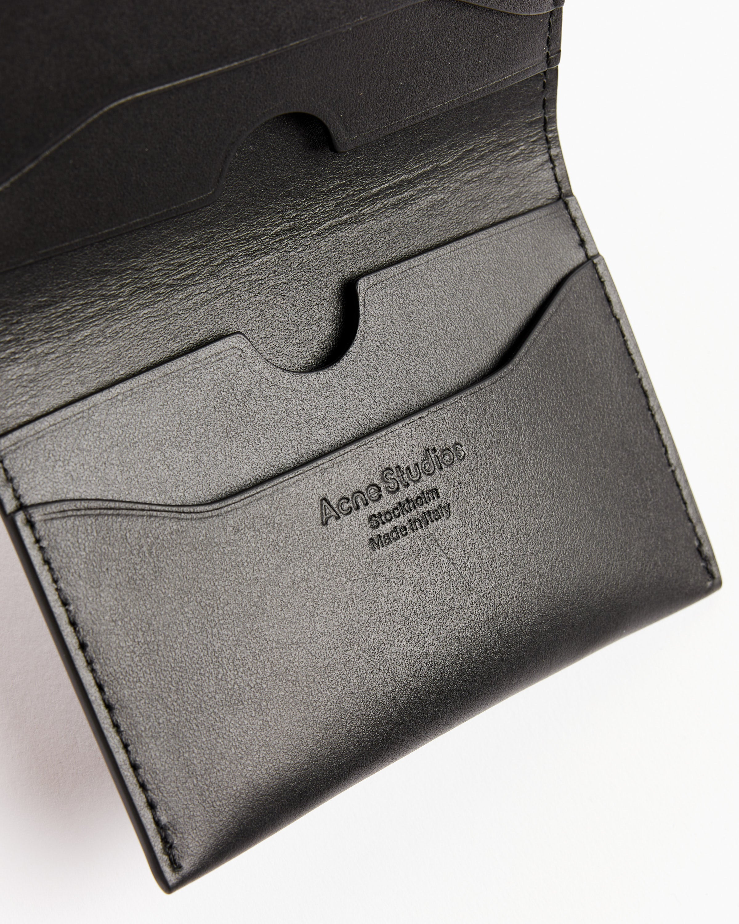 Folded Card Holder in Black in Camel Brown