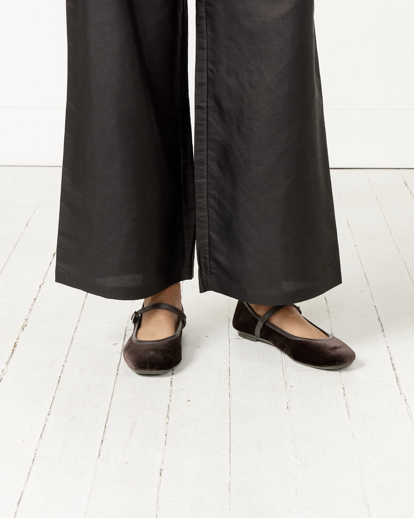 Hai x Requins Honree Velvet Shoe Mohawk General Store